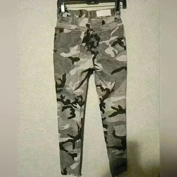 RE/DONE Originals Camo High Rise Ankle Crop Jeans - Picture 2 of 5